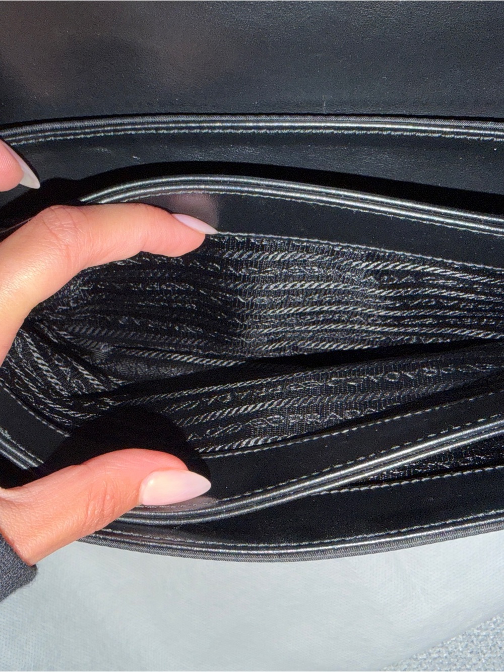 Prada crossbody / shoulder bag - Picture 9 of 12